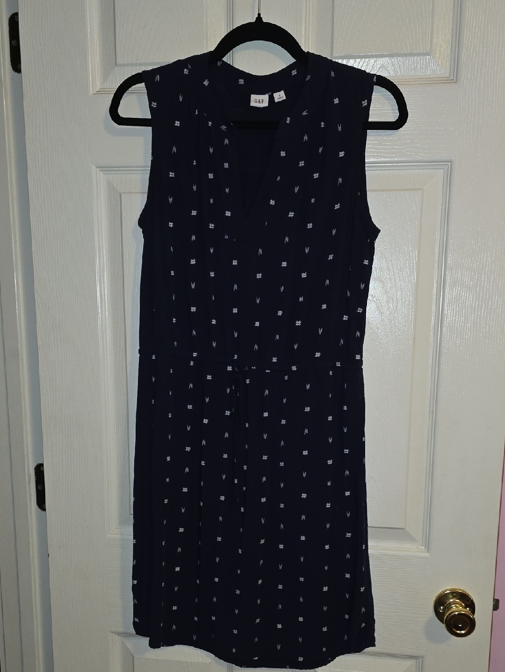 GAP Navy V‑Neck Sleeveless Midi Dress‎ with White Micro Motif